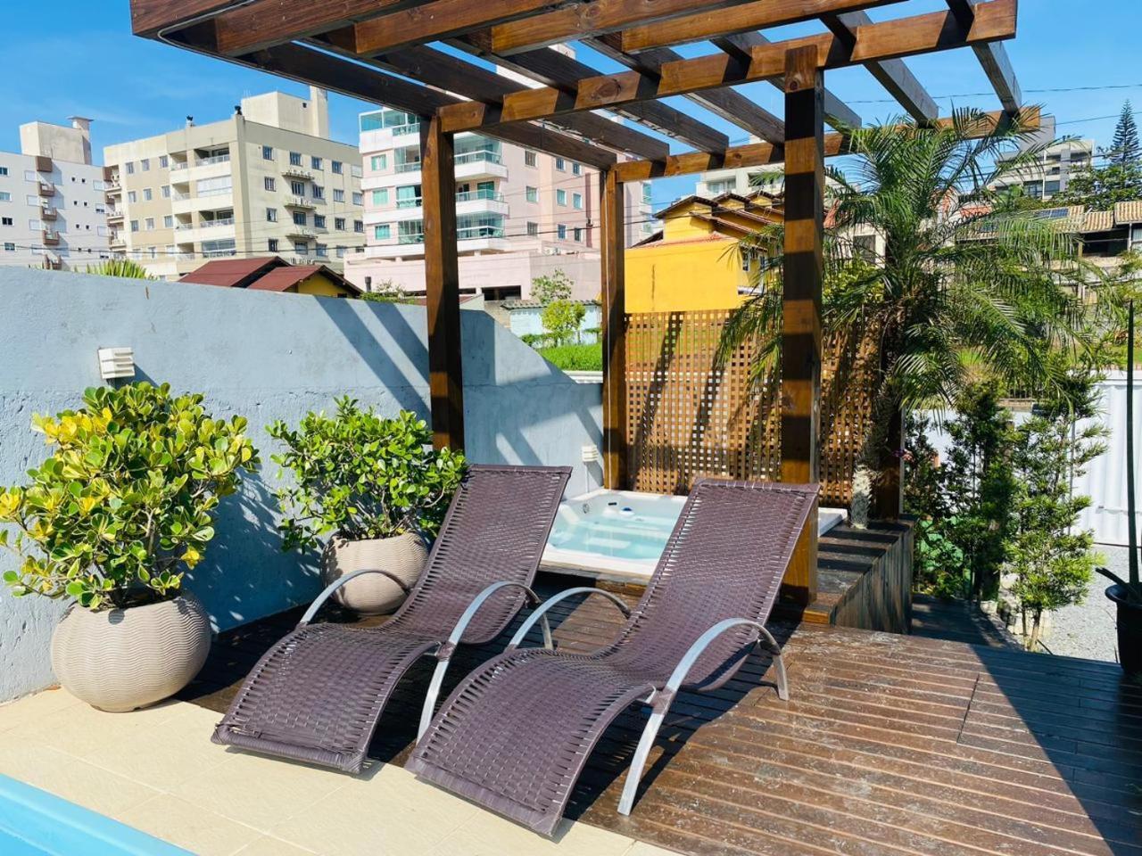 Villa Residencial Com Piscina Possui Jacuzzi Aquecida Com Hidromassagem Bombinhas Exterior foto