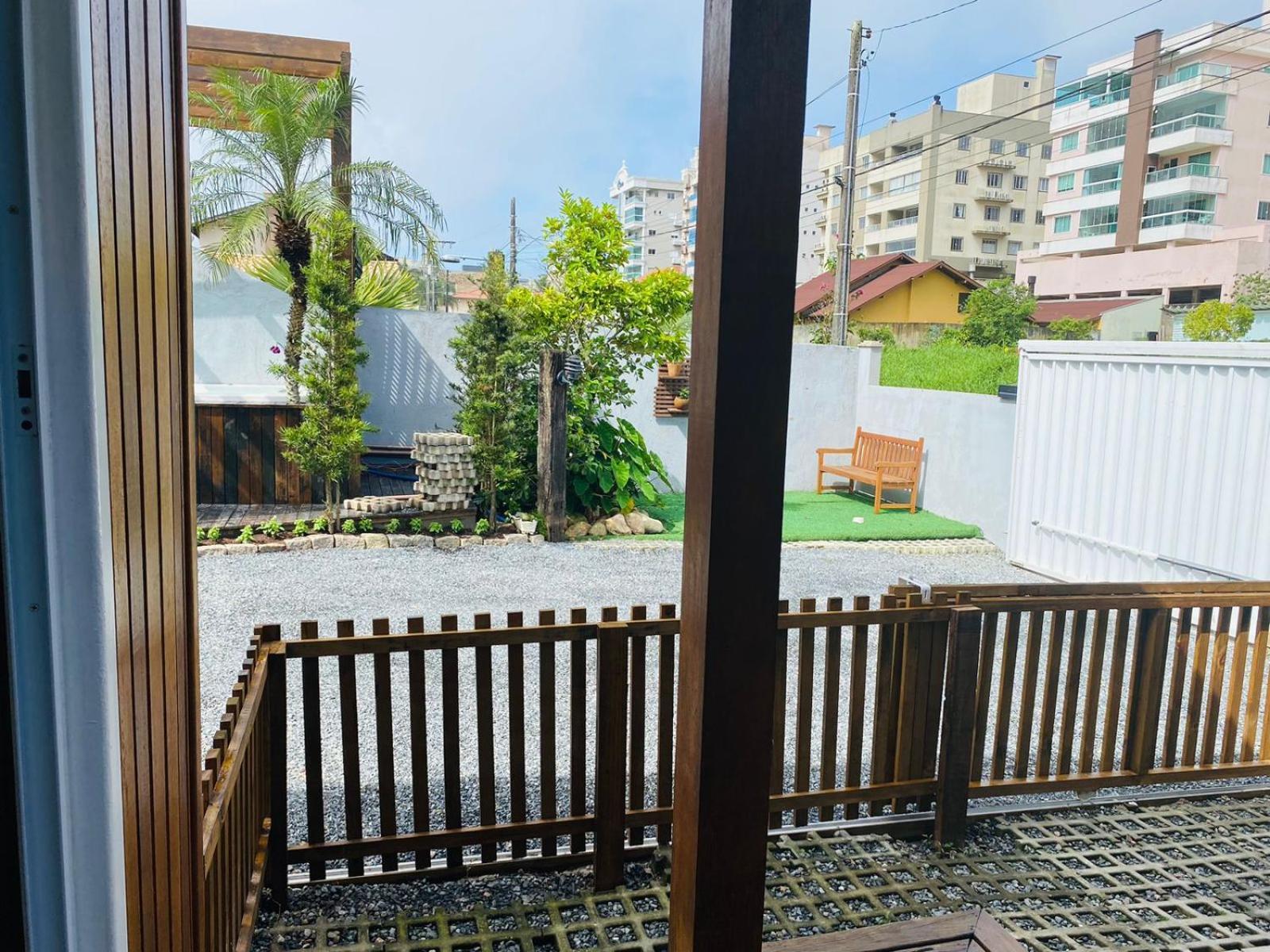 Villa Residencial Com Piscina Possui Jacuzzi Aquecida Com Hidromassagem Bombinhas Exterior foto