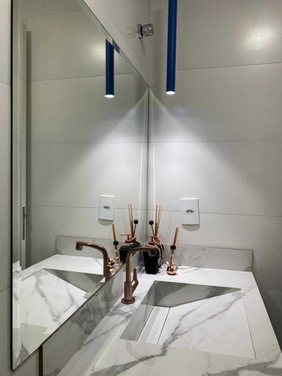 Villa Residencial Com Piscina Possui Jacuzzi Aquecida Com Hidromassagem Bombinhas Exterior foto