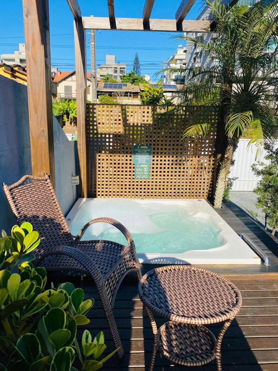 Villa Residencial Com Piscina Possui Jacuzzi Aquecida Com Hidromassagem Bombinhas Exterior foto